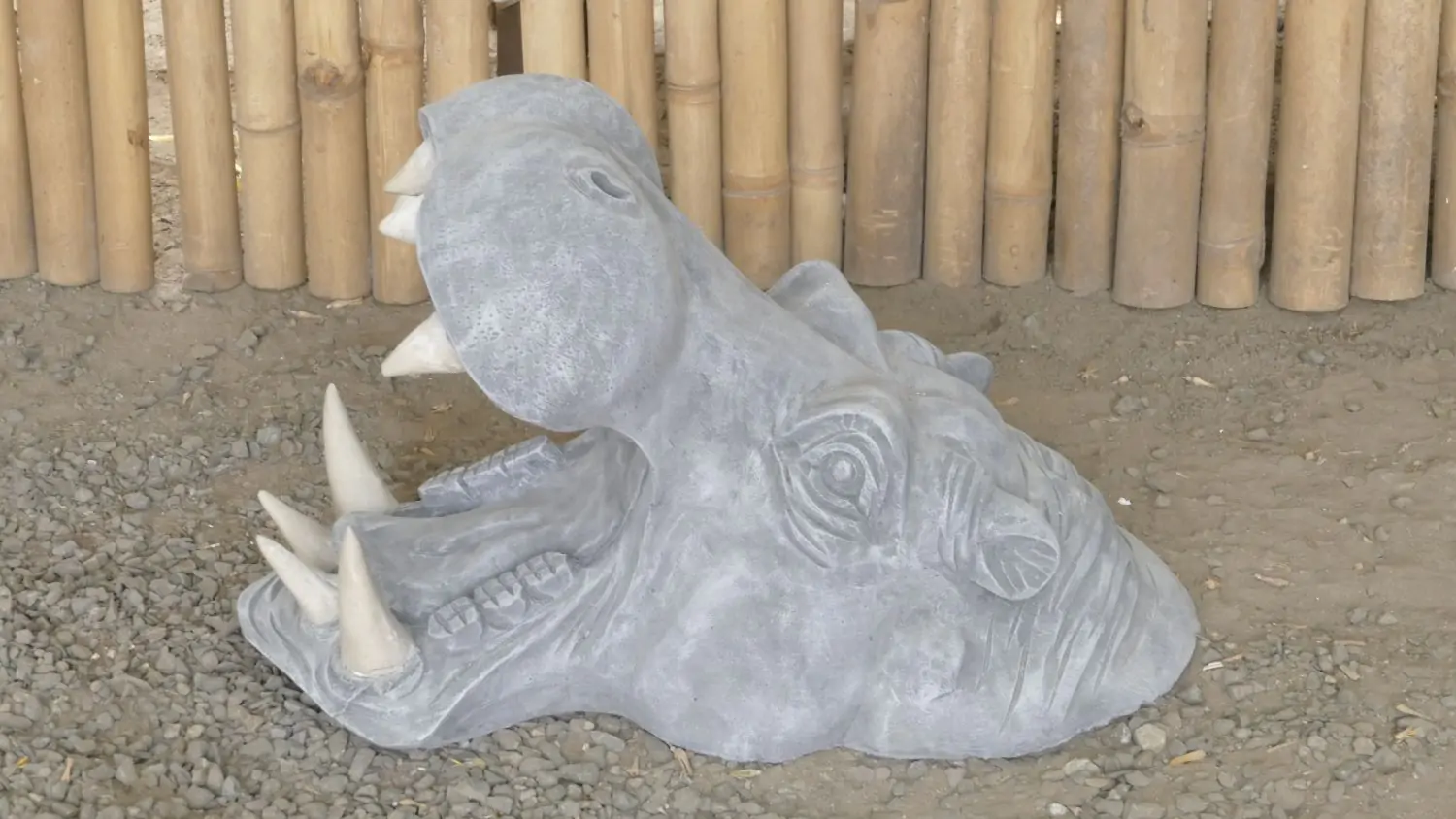  Product image 2 of the product “Zuberi - Hippopotamus head with open mouth, 50cm L | cast stone ”